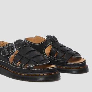 Dr Martin’s Fisherman Sandals in Black Size 41